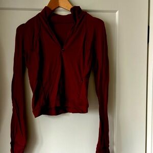 It’s Rulu Run Cropped Half Zip in Mulled Wine | Size 4 | EUC